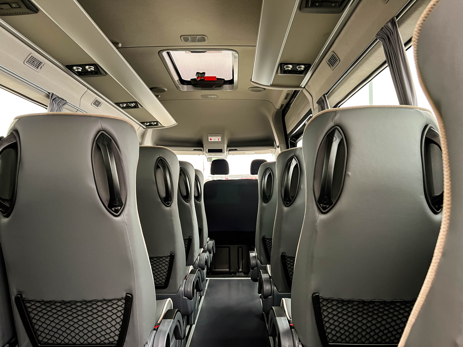 Hyundai H350 – мікроавтобус для комфортабельних пасажирських перевезень в наявності у автосалоні! | ТОВ «Хюндай Центр Полтава» - фото 10