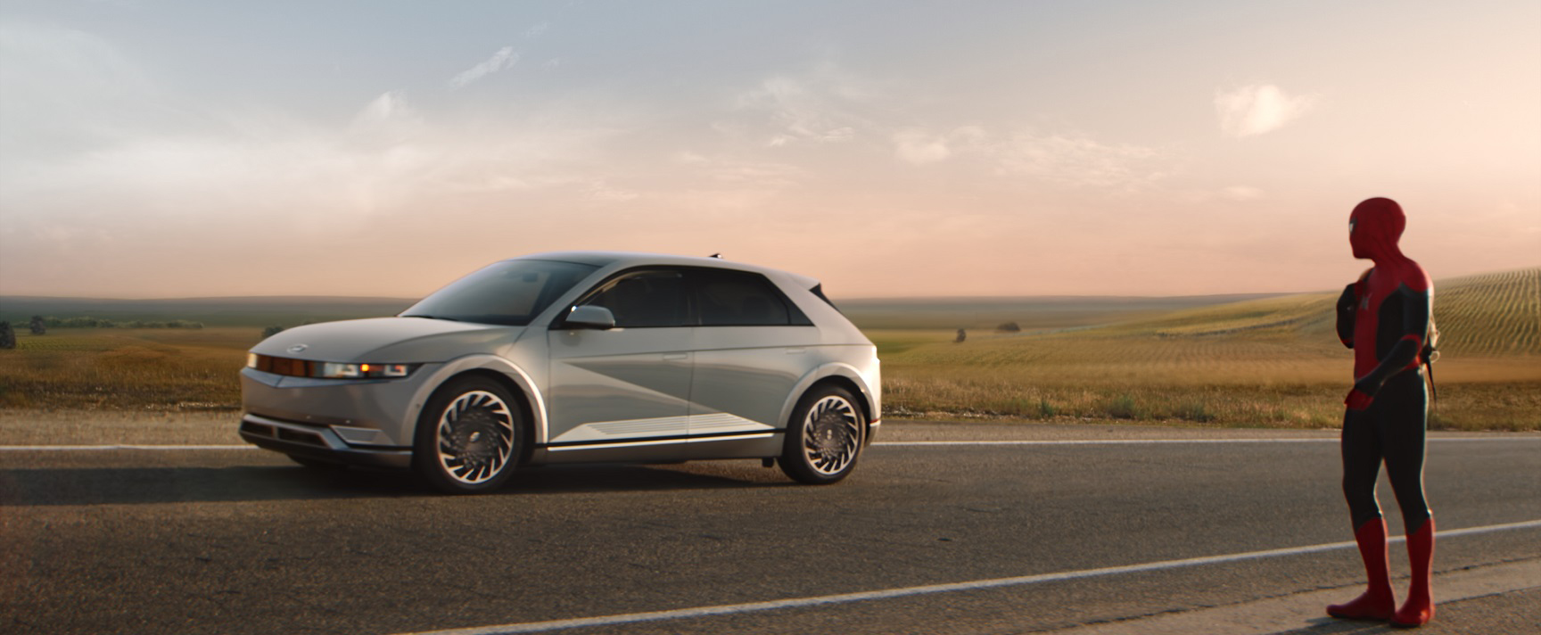 автомобиль Hyundai IONIQ 5 фильм Человек-паук: Нет пути домой